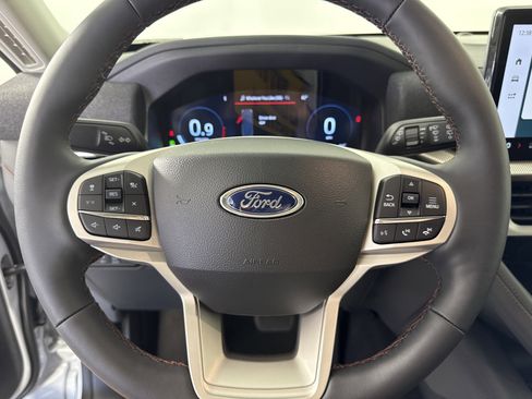 New 2026 Ford Explorer Active RWD image 27