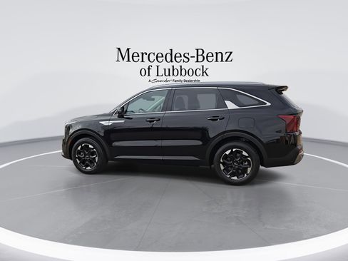 Used 2024 Kia Sorento S image 6