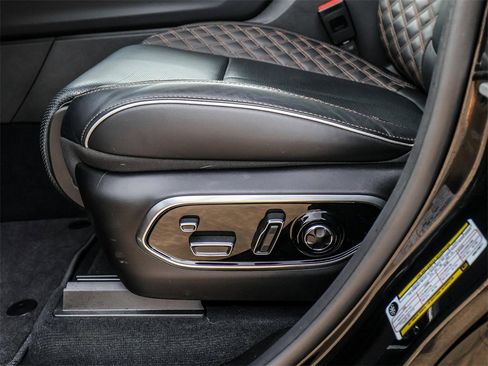 Used 2025 Jeep Grand Cherokee Summit image 32