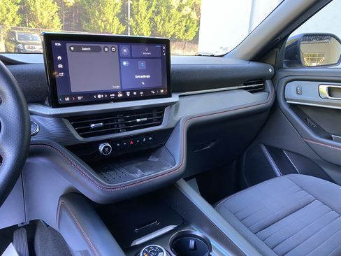 Used 2025 Ford Explorer ST-Line w/ Premium Package RWD image 24