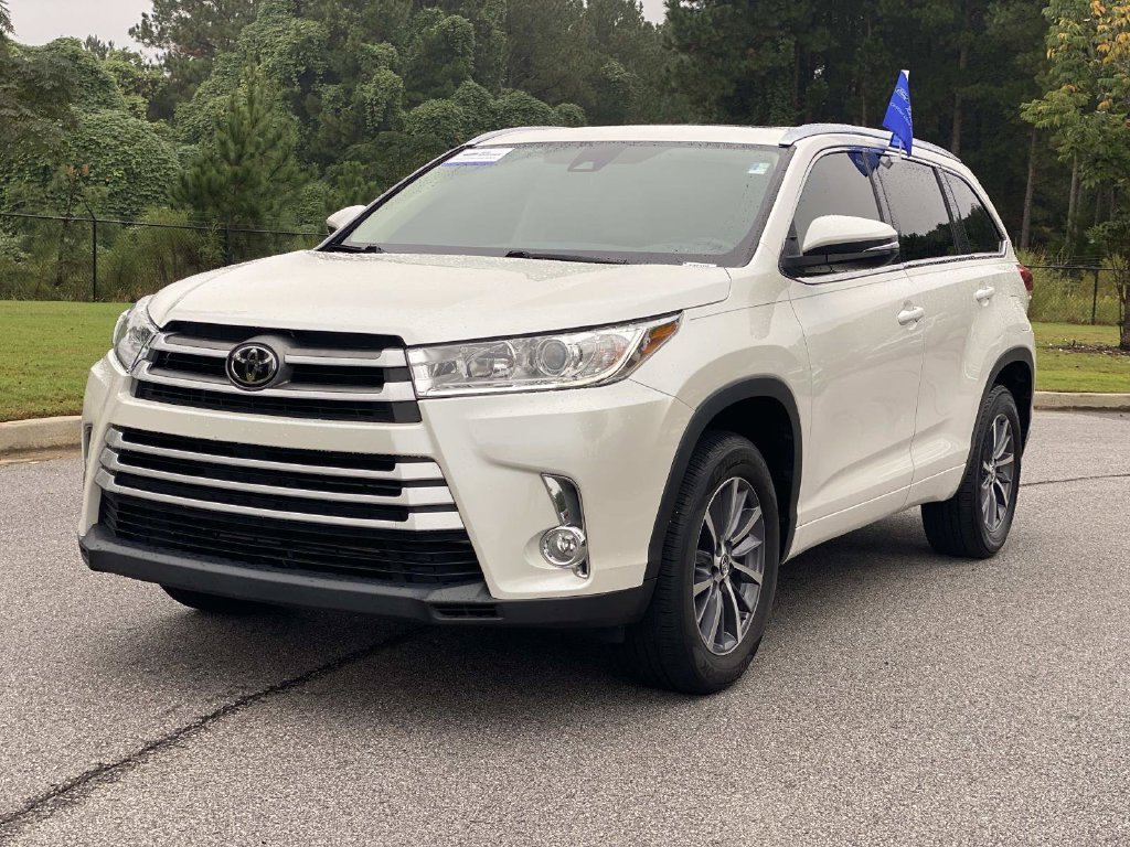 Used 2018 Toyota Highlander XLE FWD image 11