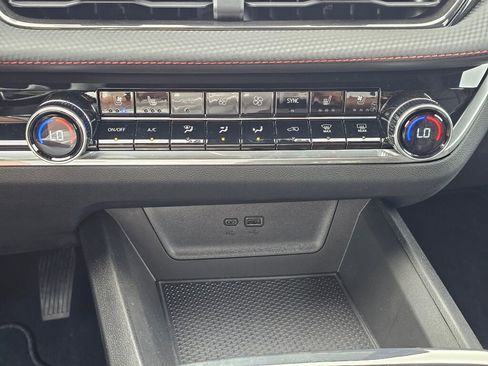 New 2025 Chevrolet Equinox RS w/ Convenience Package III image 15