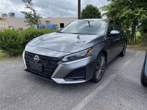 Used 2023 Nissan Altima 2.5 SL AWD/4WD image 2