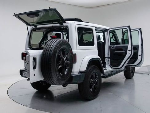 Used 2019 Jeep Wrangler Unlimited Sahara AWD/4WD image 21