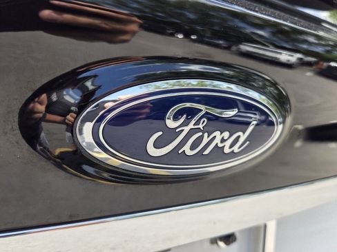 Used 2020 Ford Edge SE FWD image 15