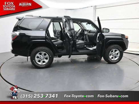 Used 2022 Toyota 4Runner SR5 Premium w/ Moonroof Package AWD/4WD image 39