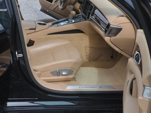 Used 2013 Porsche Panamera 4S image 25