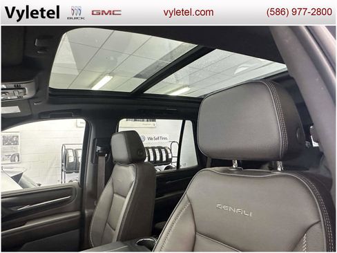Used 2023 GMC Yukon Denali image 22