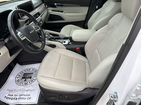 Used 2022 Kia Telluride EX w/ EX Premium Package image 14