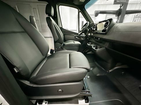 Used 2023 Mercedes-Benz Sprinter 144 Cargo image 27