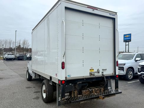 Used 2025 Ford E-350 and Econoline 350 Super Duty w/ Power Equipment Group image 5