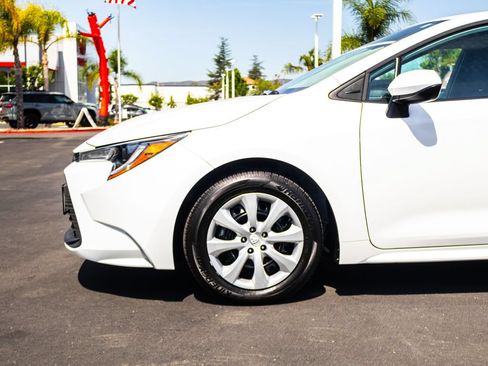Used 2026 Toyota Corolla LE FWD image 5