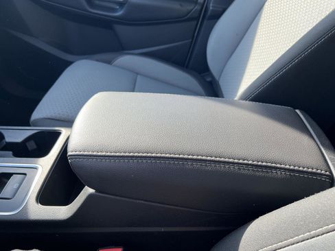 Used 2019 Ford Escape SE image 32