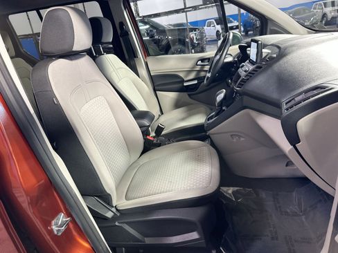 Used 2022 Ford Transit Connect XLT image 34
