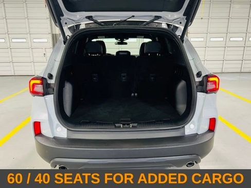 Used 2025 Ford Escape ST-Line Select AWD/4WD image 9