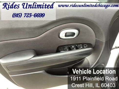 Used 2015 Kia Soul image 11