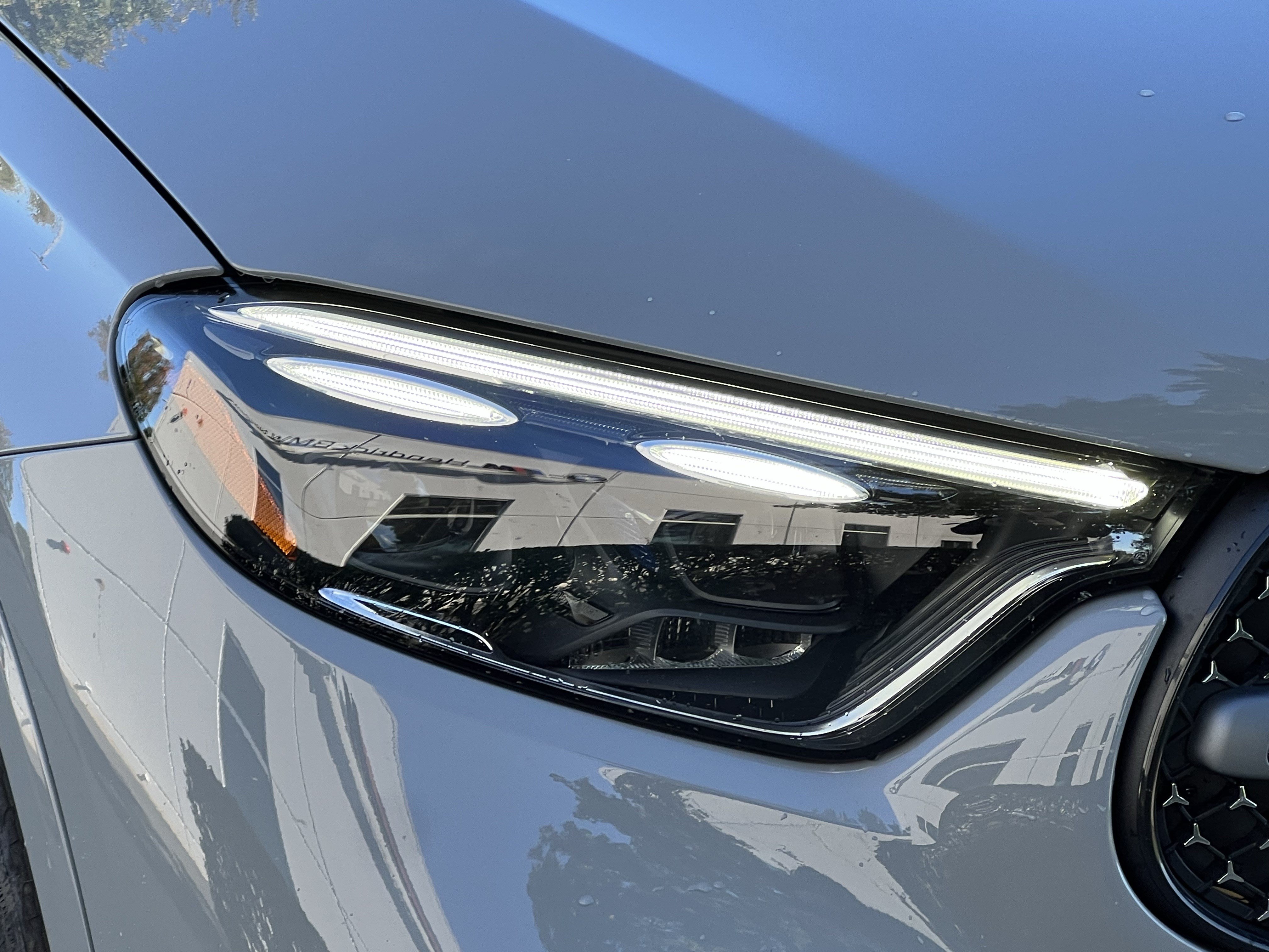 Used 2025 Mercedes-Benz GLC 300 4MATIC image 11