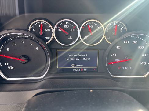 Used 2021 Chevrolet Silverado 2500 LTZ w/ LTZ Convenience Package image 13