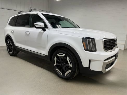 Used 2024 Kia Telluride S w/ S Sunroof Package AWD/4WD image 3
