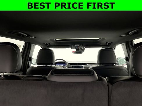 New 2025 Jeep Grand Cherokee Altitude AWD/4WD image 10