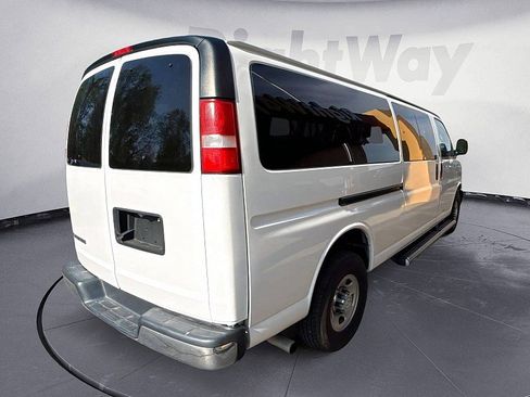 Used 2020 Chevrolet Express 3500 LT w/ LT Preferred Equipment Group RWD image 5