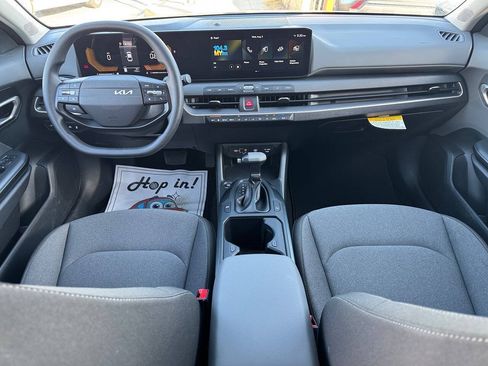 Used 2025 Kia K4 FWD image 14