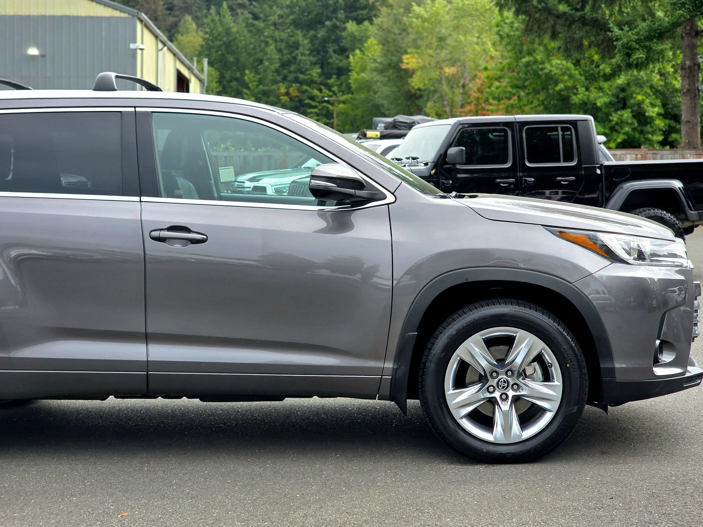 Used 2019 Toyota Highlander Limited AWD/4WD image 14