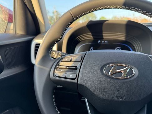 New 2025 Hyundai Venue Limited image 13