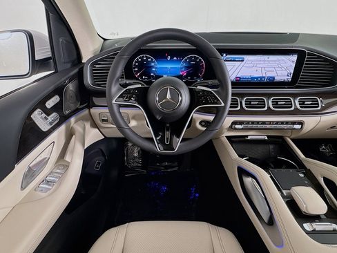 New 2026 Mercedes-Benz GLS 450 4MATIC image 4