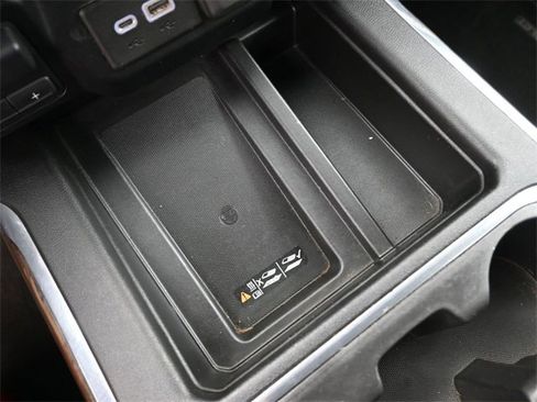 Used 2020 Chevrolet Silverado 2500 High Country w/ Technology Package image 9