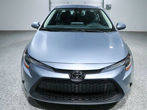 Used 2020 Toyota Corolla LE FWD image 4