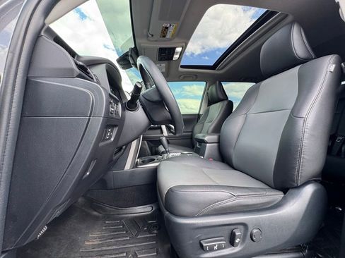 Used 2022 Toyota 4Runner SR5 Premium w/ Moonroof Package RWD image 16
