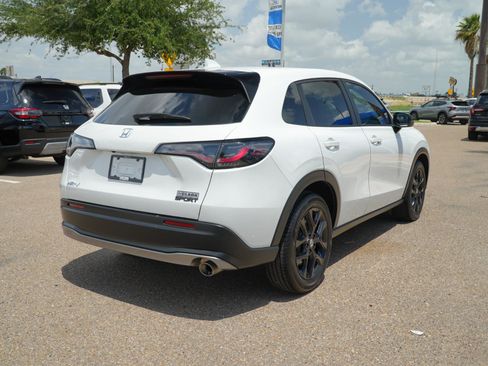 Used 2023 Honda HR-V Sport image 5