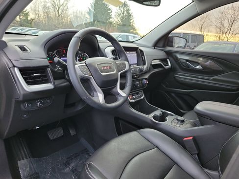 Used 2023 GMC Terrain SLT w/ Elevation Edition image 17