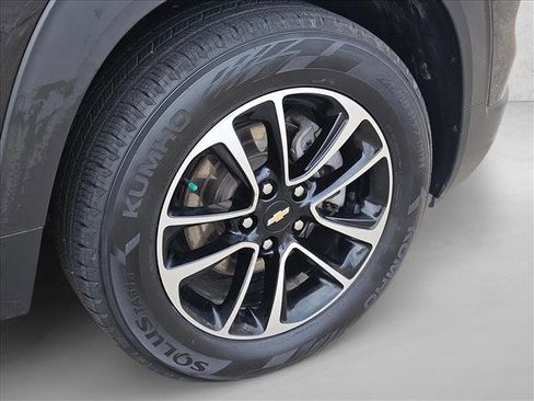 Used 2025 Chevrolet TrailBlazer LT AWD/4WD image 22