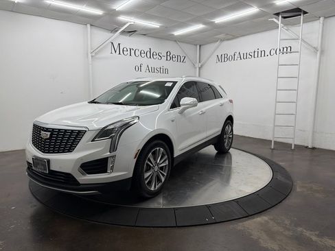 Used 2020 Cadillac XT5 Premium Luxury FWD image 3