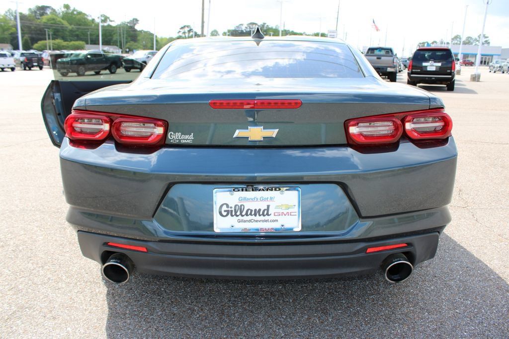 Used 2021 Chevrolet Camaro LT RWD image 15