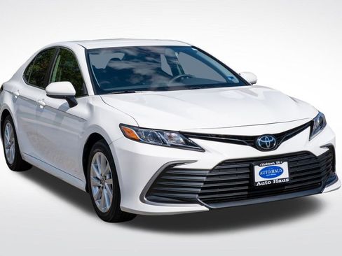 Used 2023 Toyota Camry LE FWD image 9