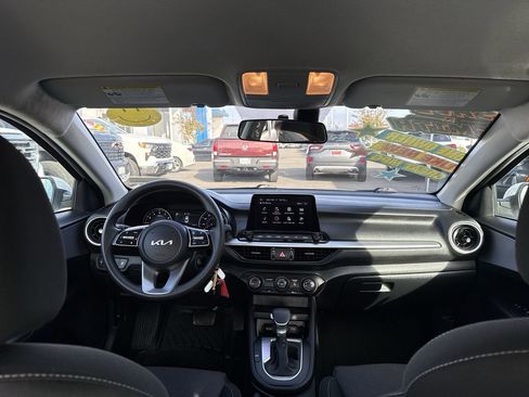 Used 2024 Kia Forte LXS image 17