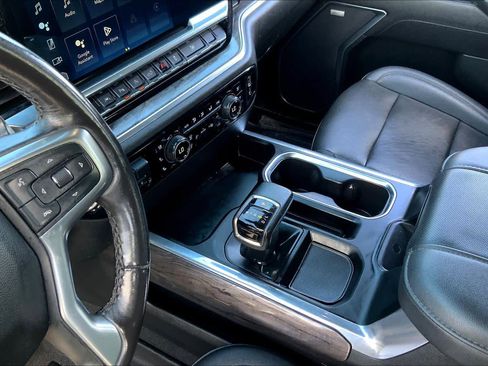 Used 2023 Chevrolet Silverado 1500 LTZ image 16