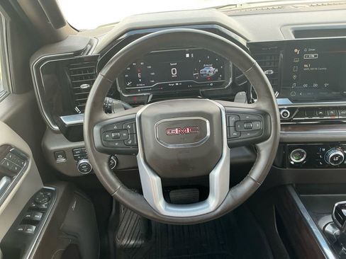 Used 2023 GMC Sierra 1500 SLT AWD/4WD image 18