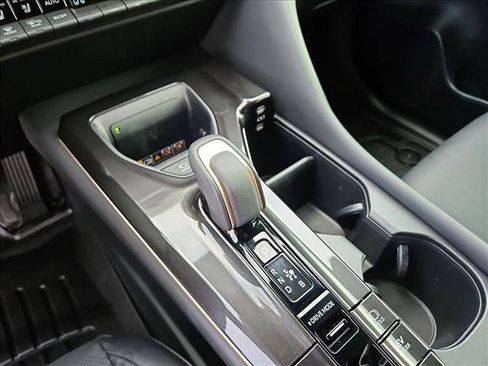 Used 2026 Toyota Crown Limited image 15