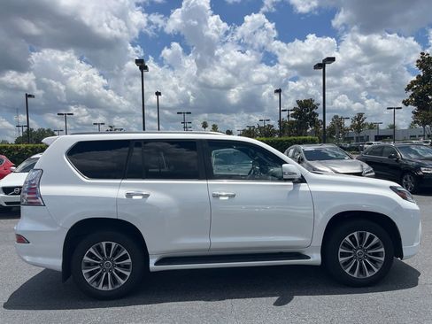 Used 2023 Lexus GX 460 Luxury w/ Accessory Package AWD/4WD image 6