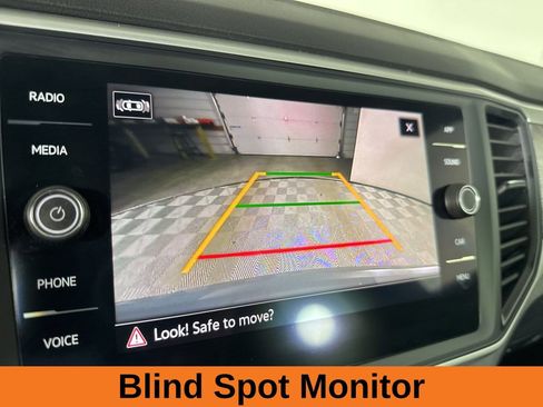 Used 2021 Volkswagen Atlas Cross Sport SE w/ Panoramic Sunroof Package image 16