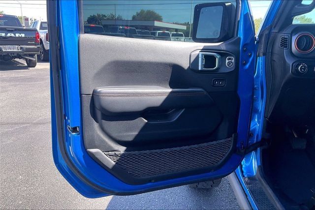 Certified 2023 Jeep Gladiator Mojave w/ LED Lighting Group AWD/4WD image 17