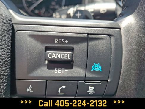 Used 2025 Nissan Rogue SV FWD image 21