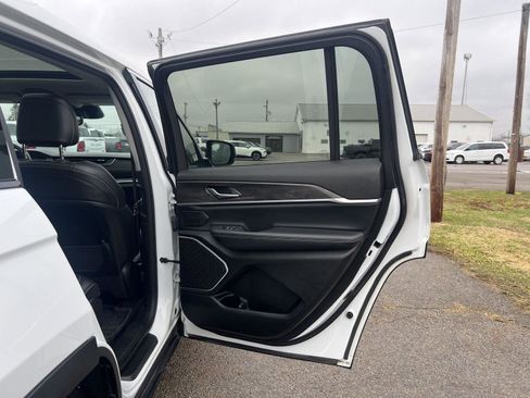 Used 2021 Jeep Grand Cherokee L Limited image 29