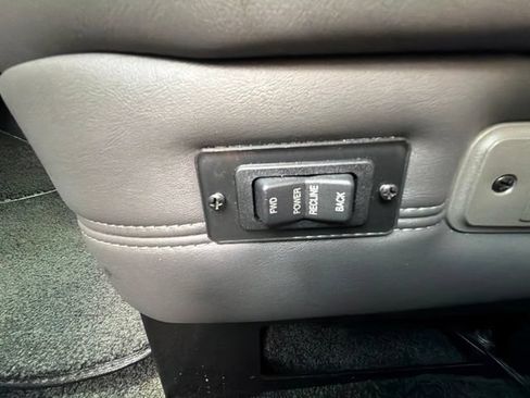 Used 2015 Chevrolet Express 2500 RWD image 77