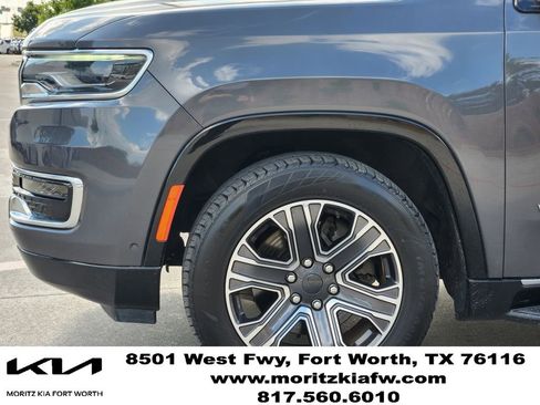 Used 2024 Jeep Wagoneer L Series II w/ Flexible Seating Group RWD image 8