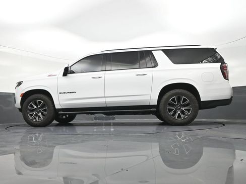Used 2021 Chevrolet Suburban Z71 w/ Rear Media and Nav Package AWD/4WD image 25